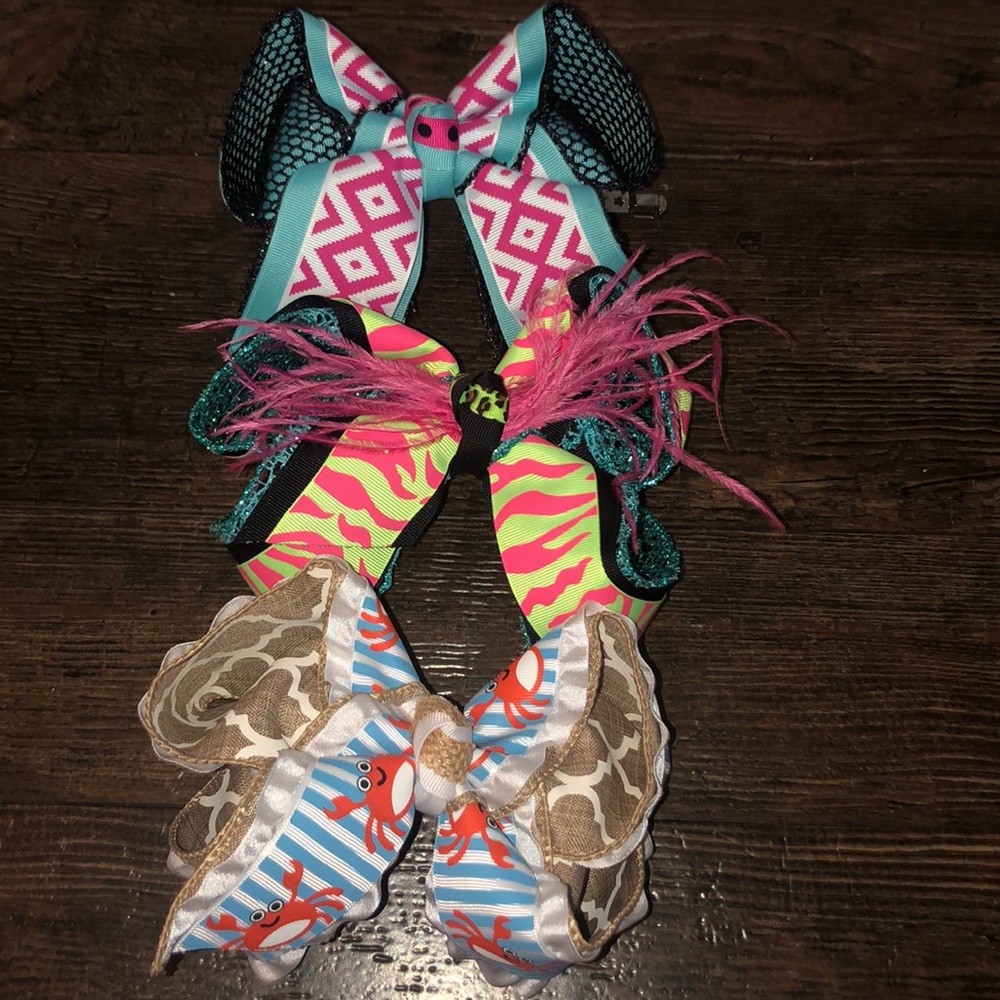 Bows - Picture 1 of 1